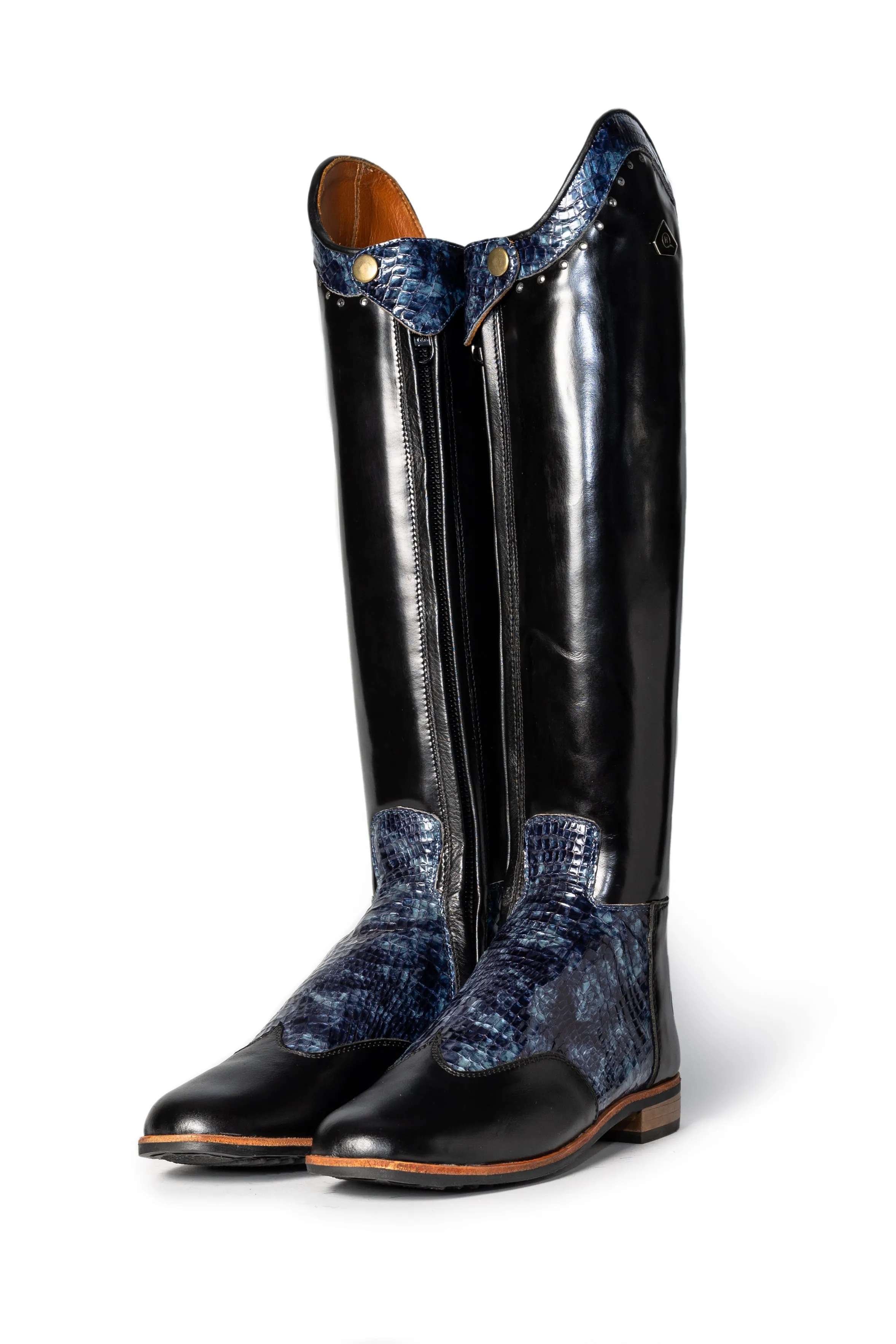 Danai Detailed two-tone.